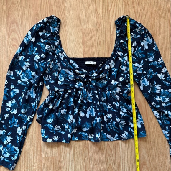 Abercrombie and Fitch Long Sleeve Sheer Babydoll Twist-Front Top Floral Blue - Picture 5 of 7
